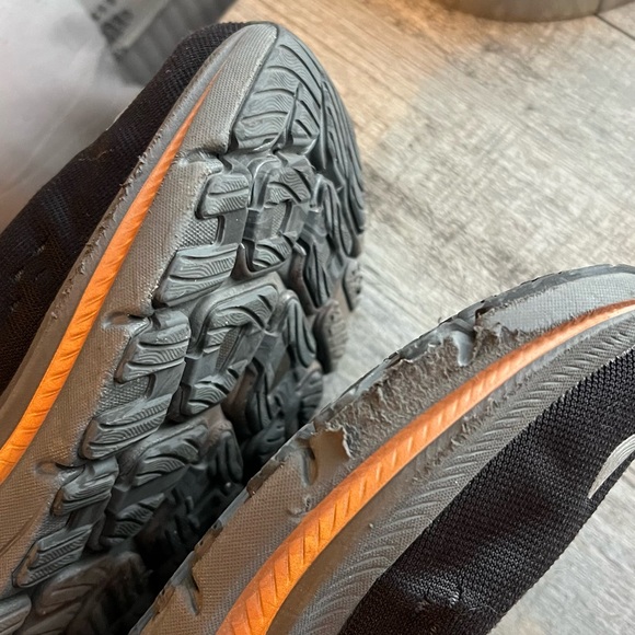 Hoka- - Picture 6 of 9